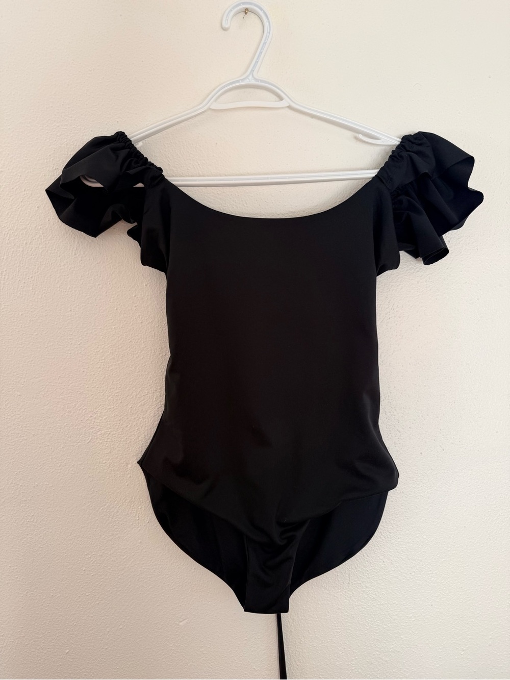 Off-Shoulder Ruffle One-Piece Swimsuit - Black